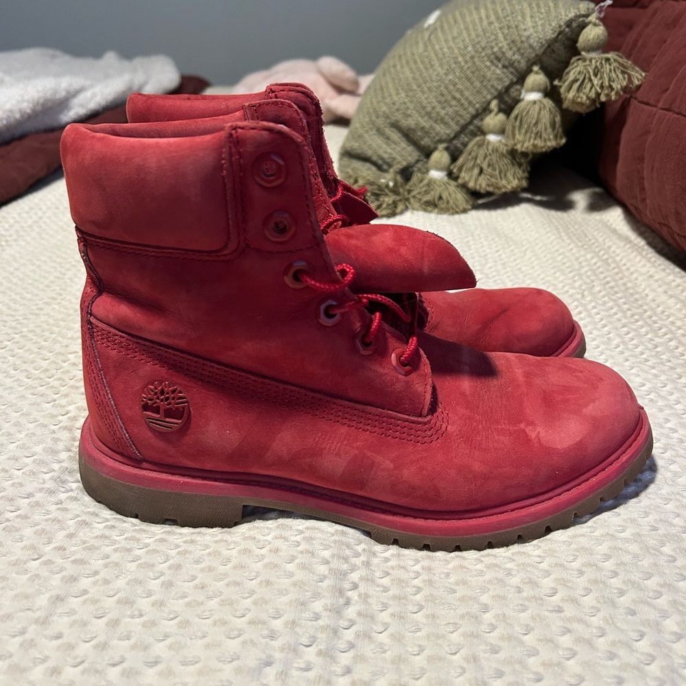 Timberland: Limited Edition Ruby Red A1jgj